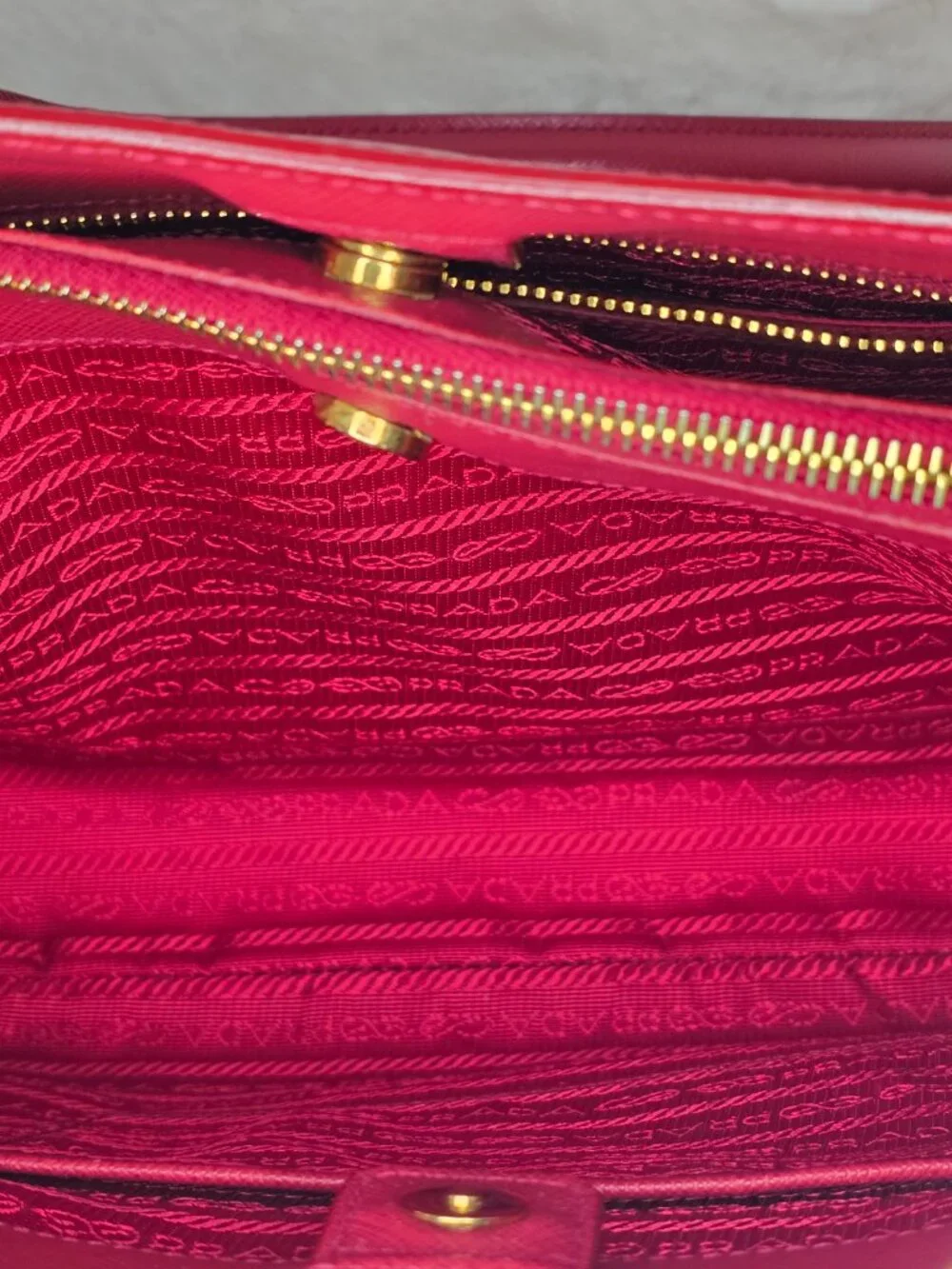 Prada Galleria Lux red Saffiano - Picture 14 of 16